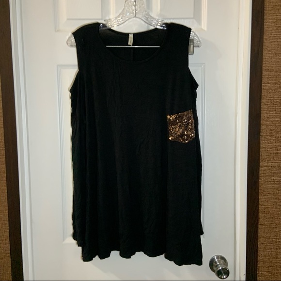 Celeste Black Scoop Neck Cold Shoulder Top size 1XL - Picture 1 of 10